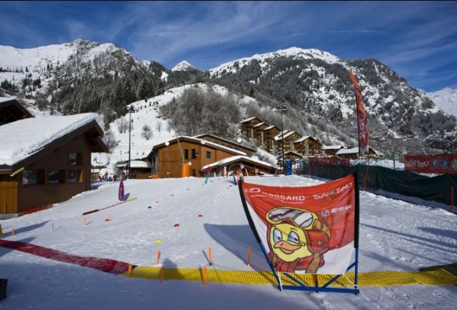  萨瓦 Piou Piou 香槟俱乐部 